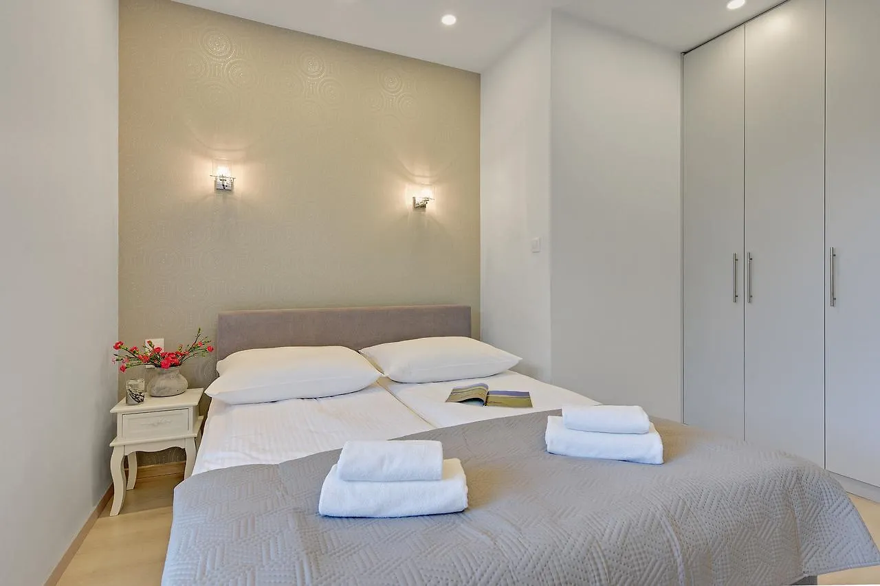 아파트 Hello Helska By Oneapartments 소포트